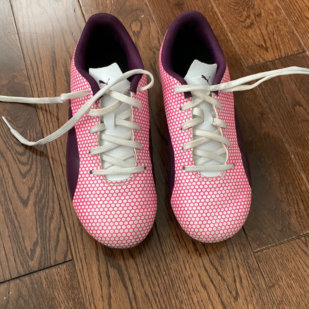 Youth size 3 soccer shoes- worn 1 season